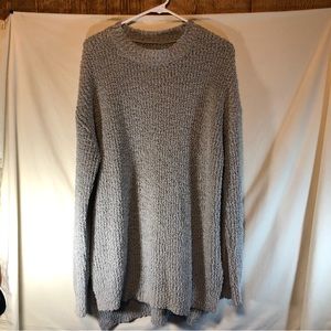 Women’s gray knit sweater L